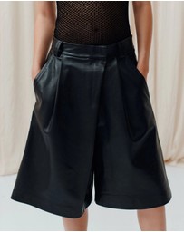 Marella - ICONIC EXCLUSIVE - Emily Ratajkowski - Train Leather Short Trouser