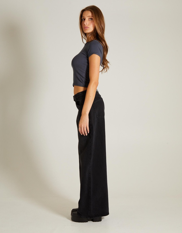 General Pants Co. Basics - Slinky Fitted T-Shirt