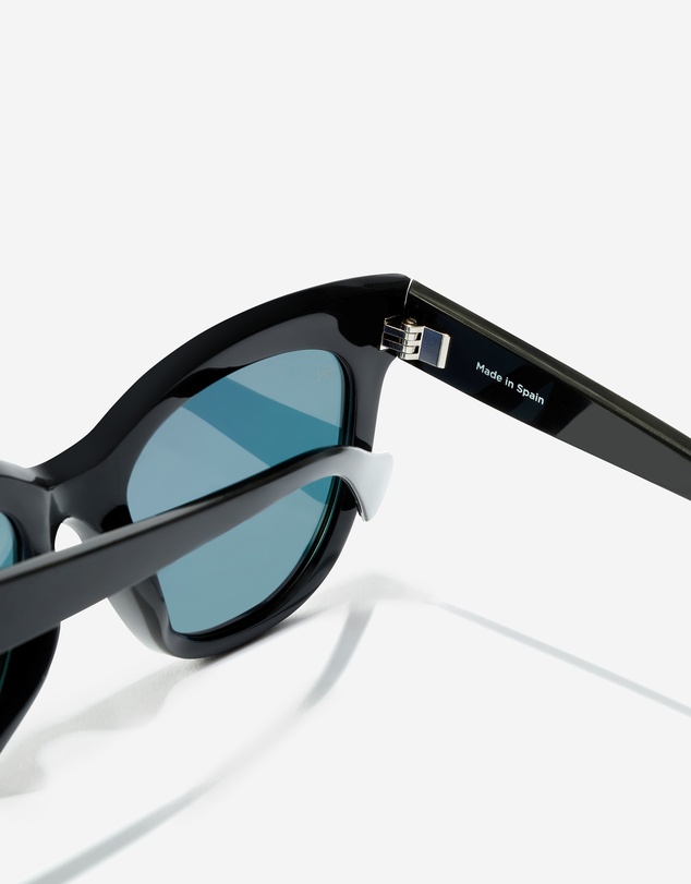 Hawkers Co - Hawkers - Audrey raw - polarized black rose gold  Sunglasses for Men and Women Polarized