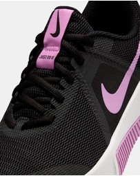 Nike - MC Trainer 3 - Women's