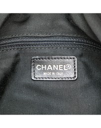 Pre-Loved by Azura Reborn - Pre-Loved chanel Chocolate Bar Shoulder Bag