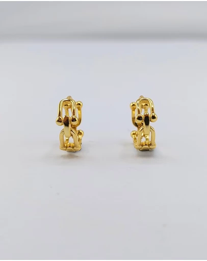 Izoa - Linked Chain Huggie Earrings