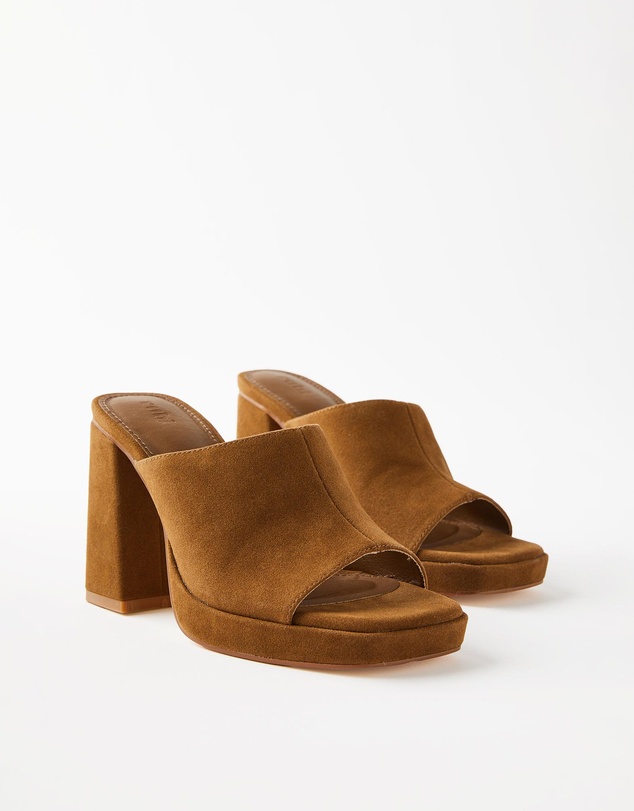 Rubi - Scarlet Block Mule