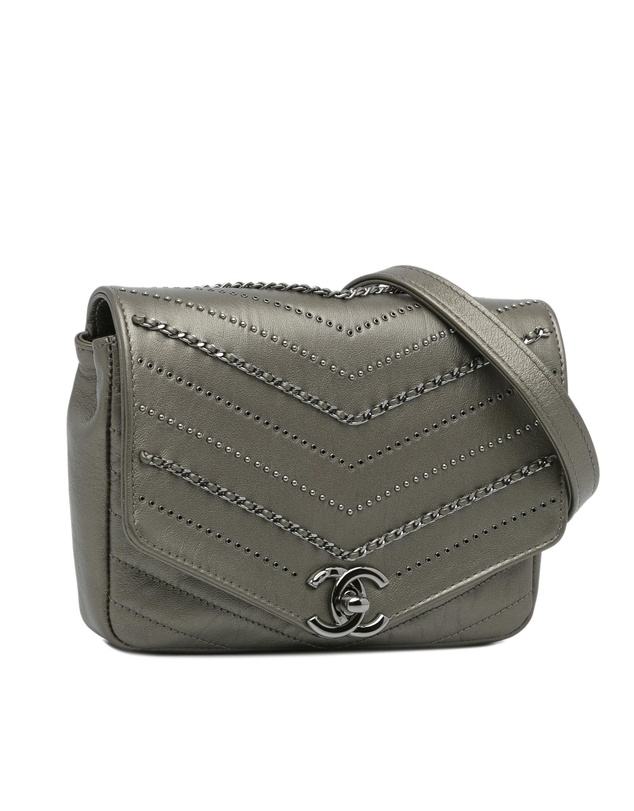 Pre-Loved by Azura Reborn - Pre-Loved chanel Chanel 19 Crossbody Bag Grey Leather