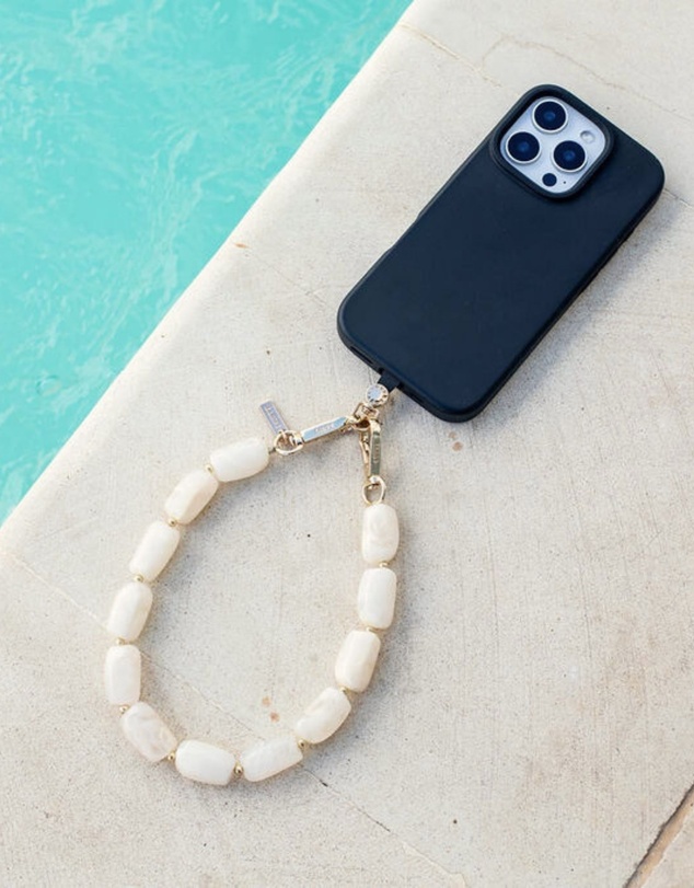 LOUVE COLLECTION - Silicone Black Case + Universal Patch + Abbey Off-White Wristlet