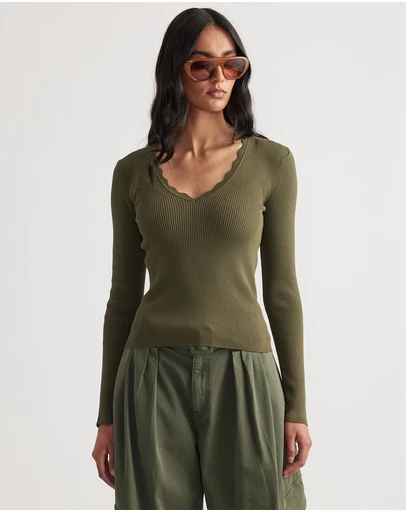 Decjuba - Kai V Neck Long Sleeve Top