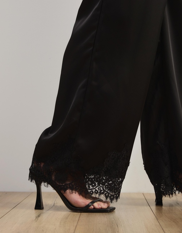 Atmos&Here Curvy - Leoni Asymmetric Lace Satin Pants