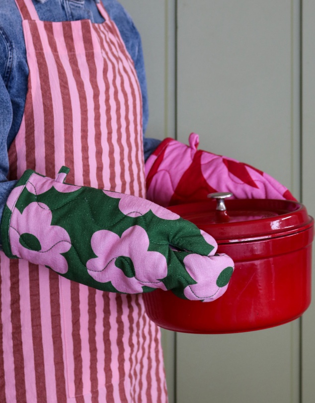 Mosey Me - Flowerbed Oven Mitt