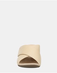 Vionic - Leticia Wedge Sandal - Semolina