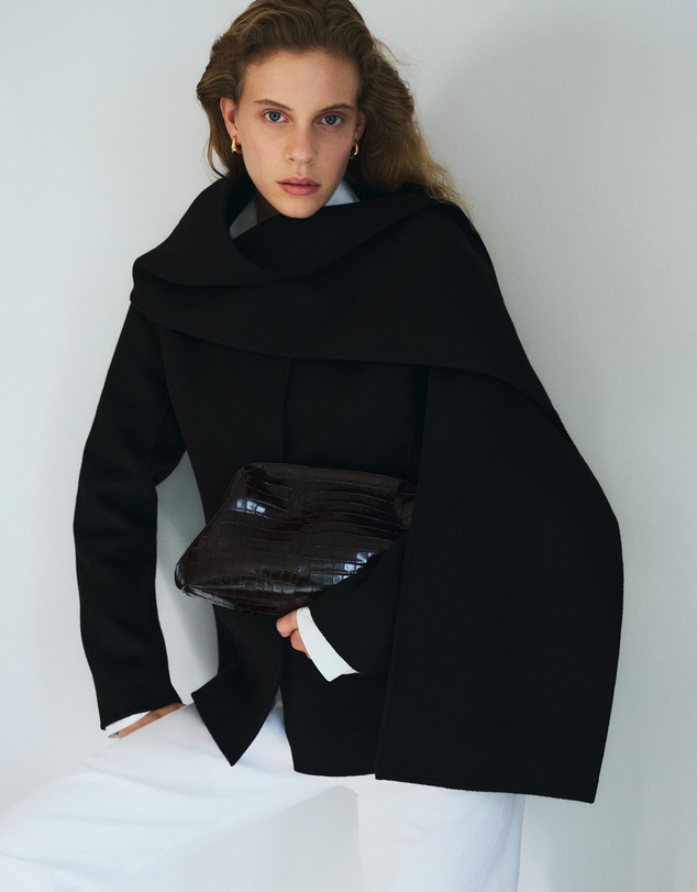 ARKET - Croco-Embossed Clutch