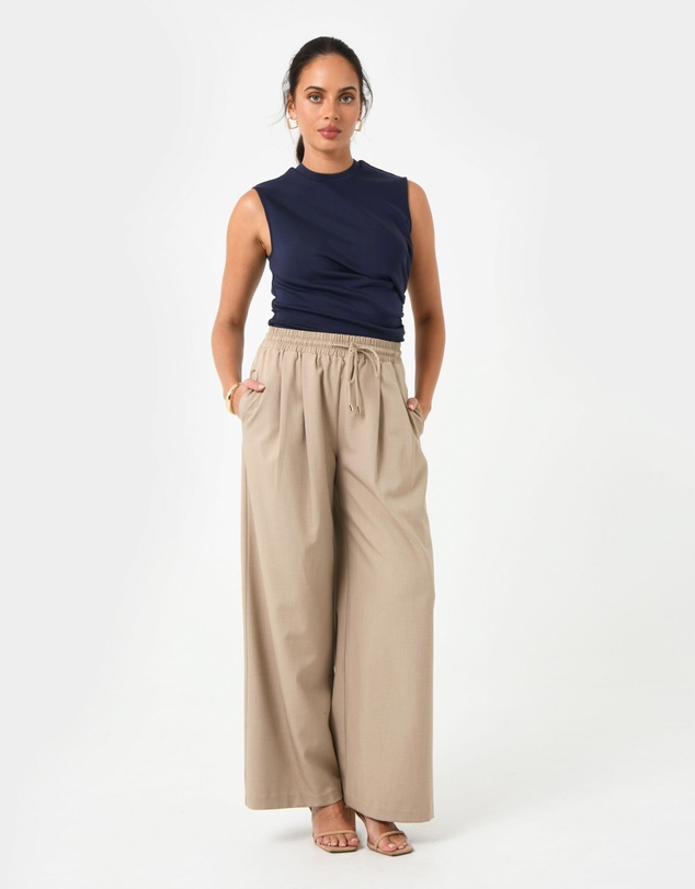 Forcast - Lulu Ruched Top