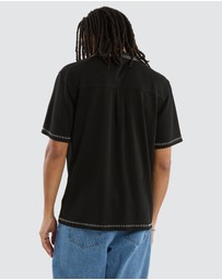 Nomadic Paradise - Insignia Crop Resort Shirt