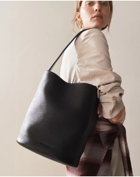The Horse - Esme Tote