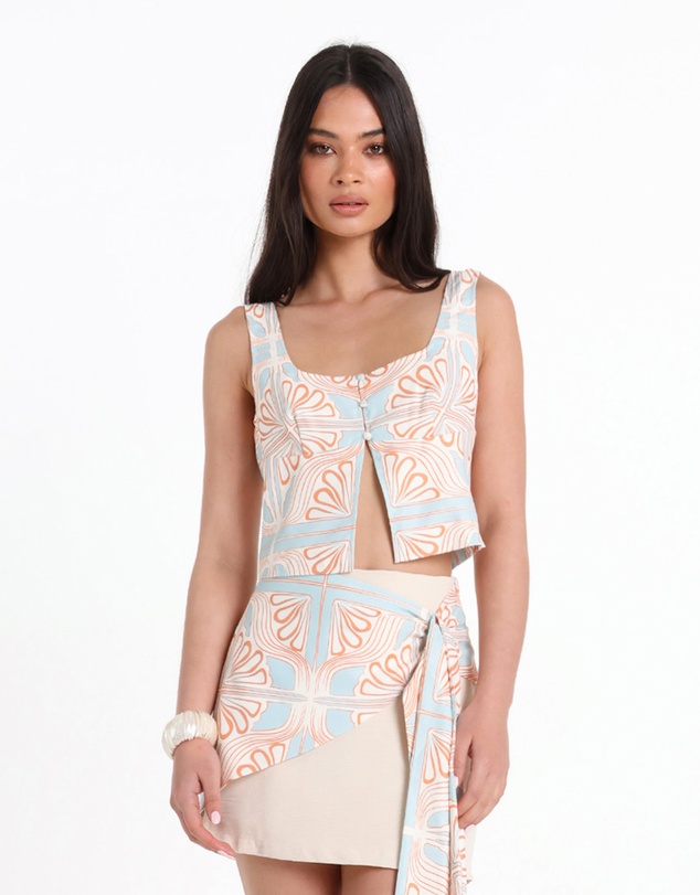 Lost in Lunar  - Libby Top