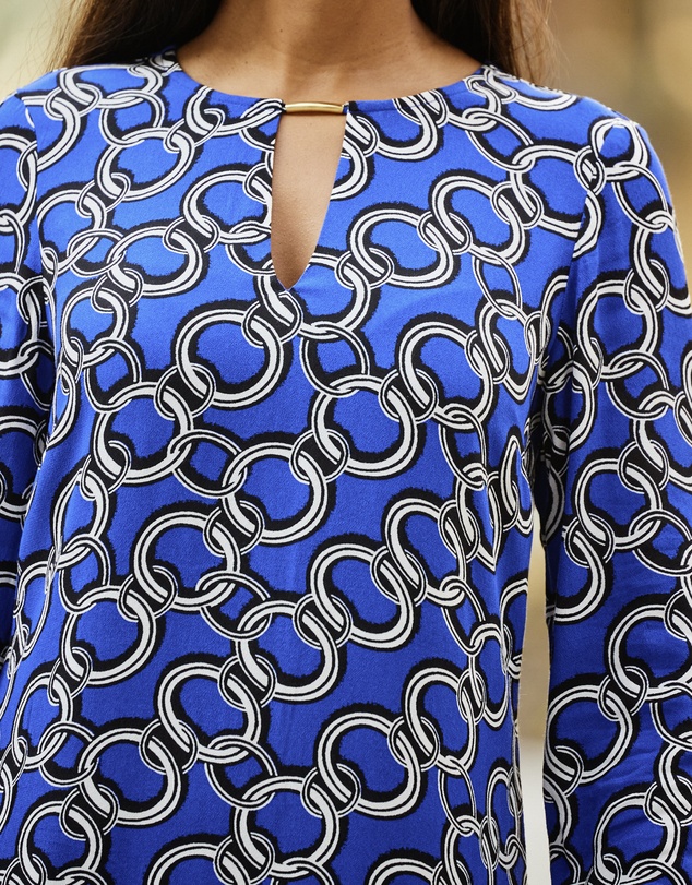 Sosandar - Chain Print Tab Detail Shift Dress