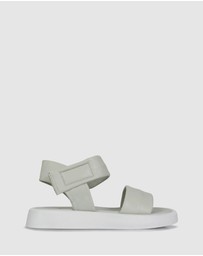 S by Sempre Di - Iselin Flatforms
