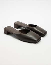 Atmos&Here - Willow Square Toe Leather Mules