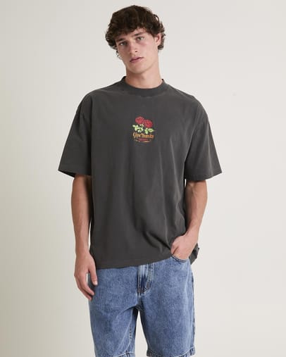 VINTAGE BLACK