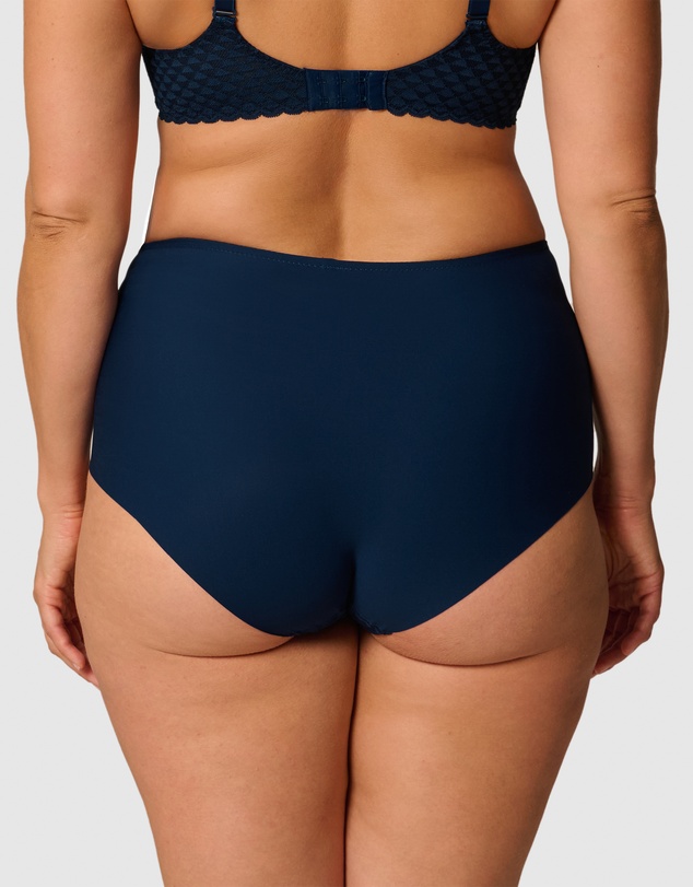 Simone Perele - Subtile Control Full Brief