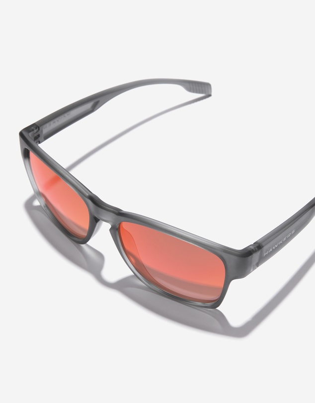 Hawkers Co - HAWKERS - Polarized Grey Ruby CORE RAW  Sunglasses for Men and Women UV400