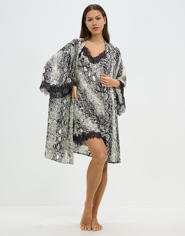 Sainted Sisters - Scarlett Silk Kimono