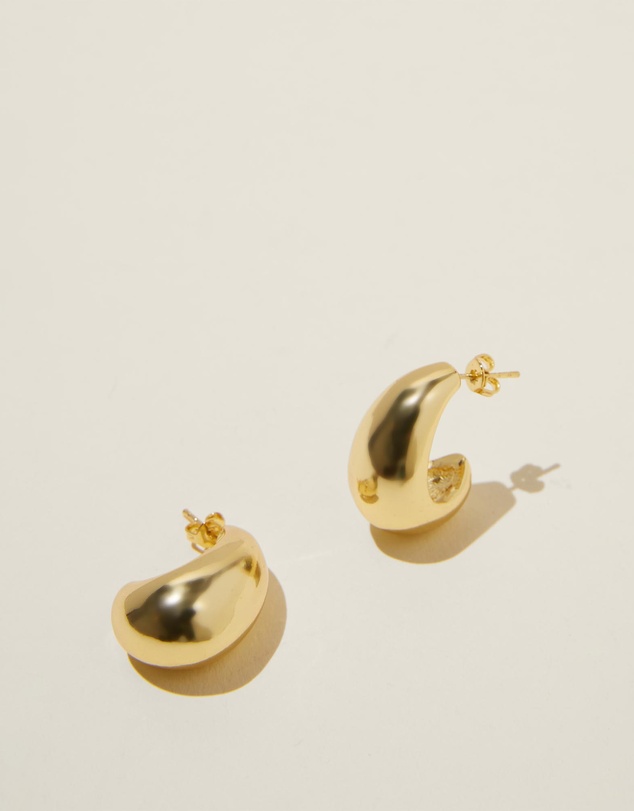 Rubi - Mid Charm Earring