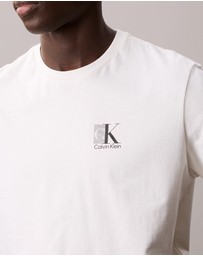 Calvin Klein - Logo Graphic Tee