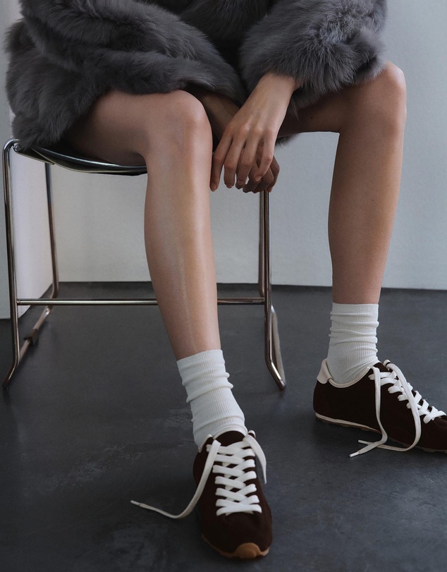 M.N.G - Poly Trainers