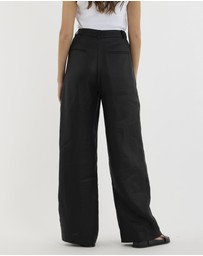 Amelius - Mia Pant