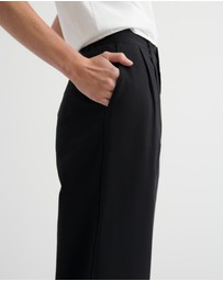 Kowtow - Franz Pant