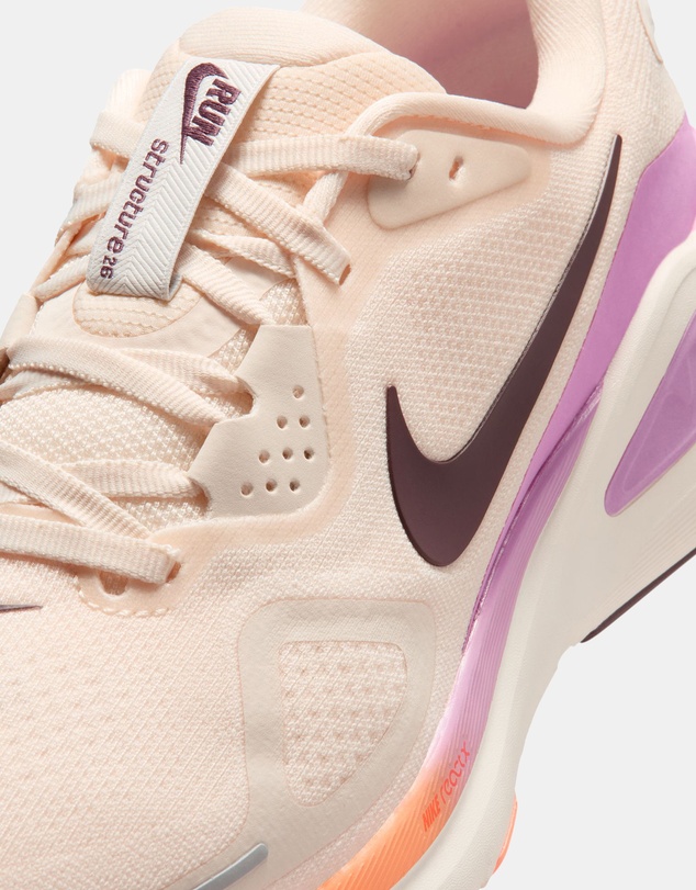 Nike - Structure 26 - Women's