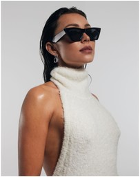 Soda Shades - Rozalia Russia x Soda Shades - Shade 001 Black