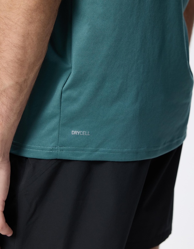 Puma - Train All Day Essentials Solid Cat Tee (LC Small Cat)