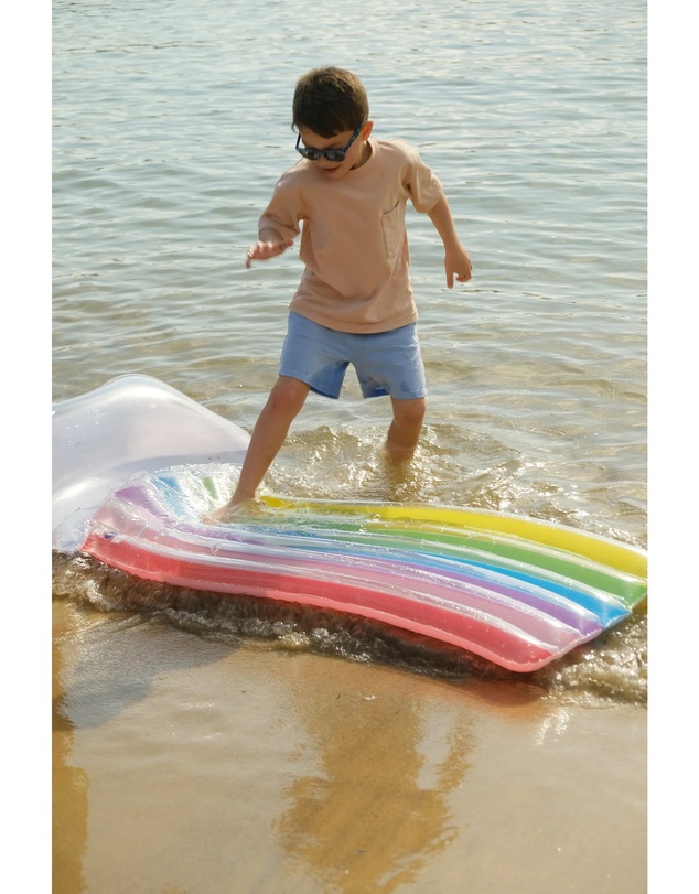 Freeplay Splash - Rainbow Lie-On Float