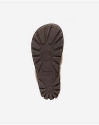 Ozwear Connection Uggs - UGG Violet Matelassé Shearling Slipper (Elastic Logo, Detachable Feature)