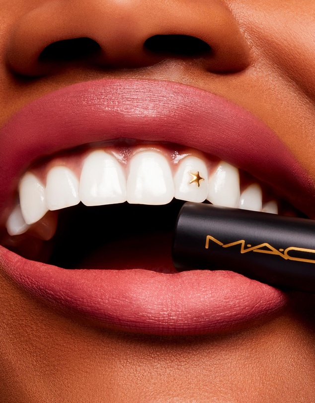 MAC - Powder Kiss Velvet Blur Slim Stick