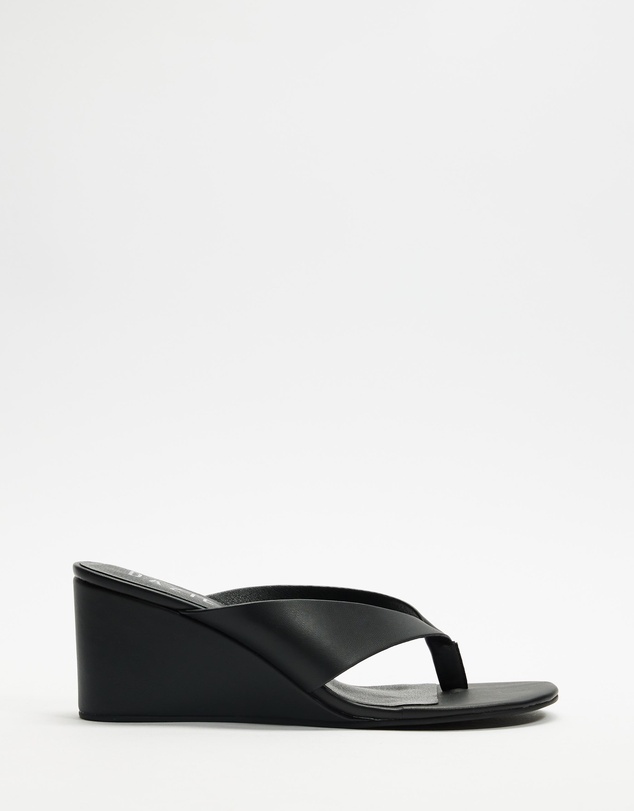 Dazie - Erin Thong Wedge Heels