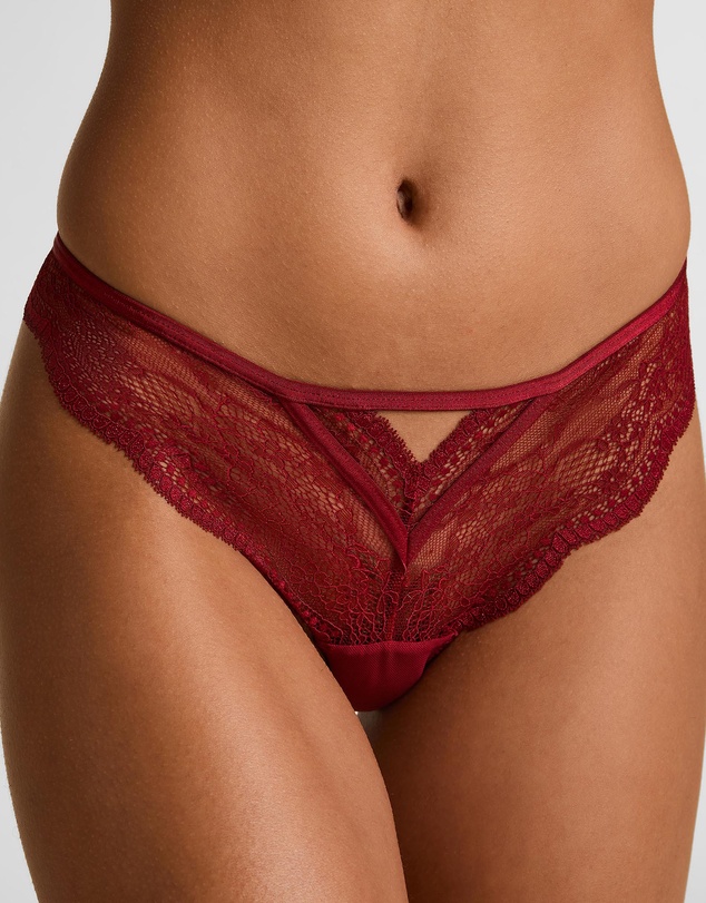 Hunkemoller - Isabelle Cheekini