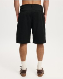 Cotton On - Super Baggy Pleated Shorts