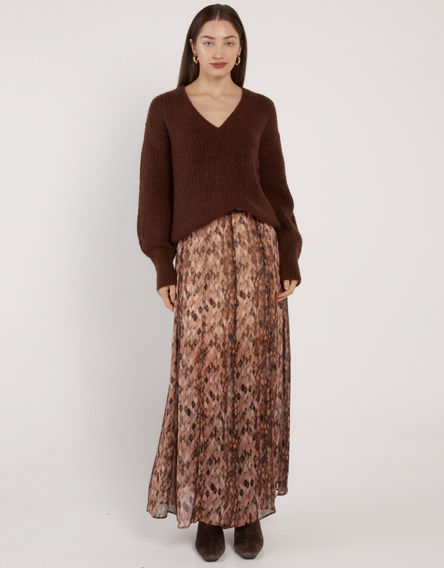 Fate + Becker - Remy V-Neck Jumper