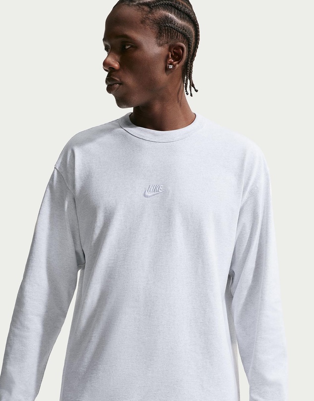 Nike - Sportswear Premium Essentials Long-Sleeve T-Shirt