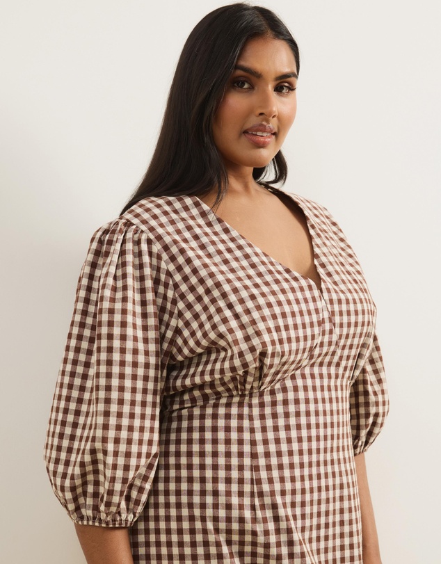 Atmos&Here Curvy - Molli V-Neck Short Sleeve Midi Dress