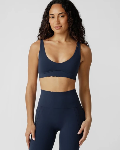 Lorna Jane - Sweet Scallop Edge Sports Bra