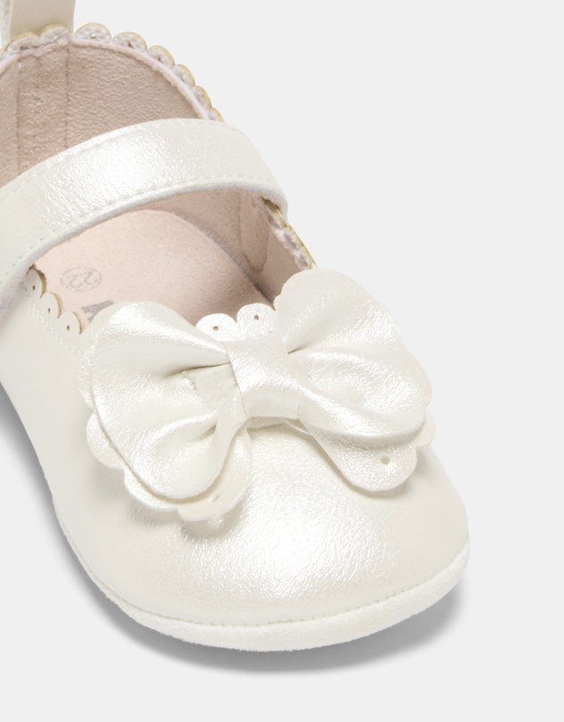 Kicks - Kylie Mary-Jane