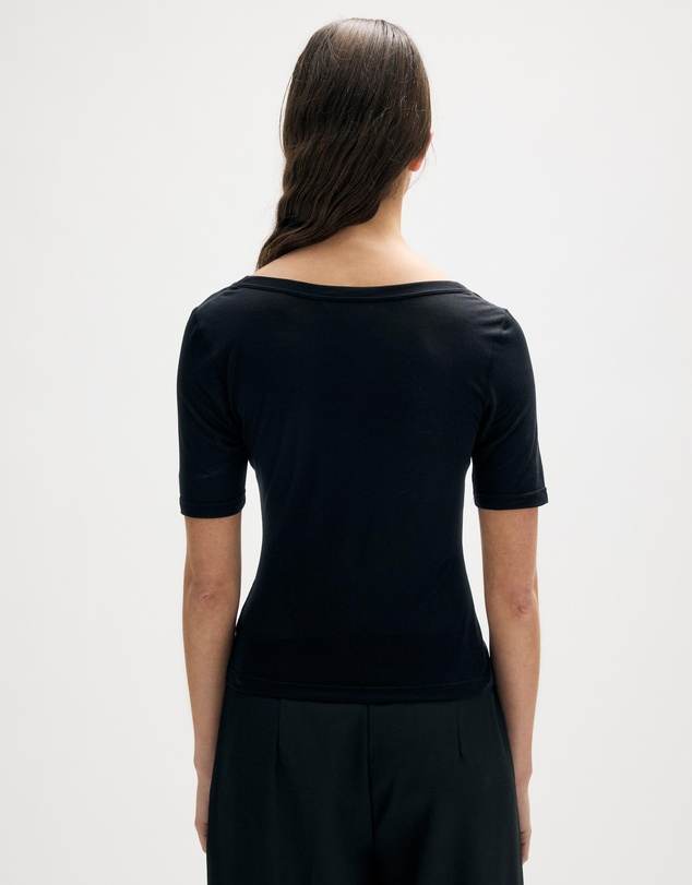 Minima Esenciales - Lorie Scoop Neck Sheer Tee