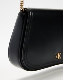 Calvin Klein - CK Curved Wallet on Chain