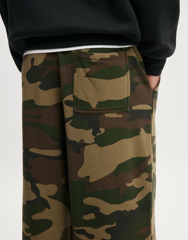 Cotton On - Super Baggy Track Pant