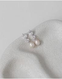 The White Collection - Poppy - Freshwater Silver Pearl Bridal Earrings