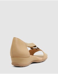 Wide Steps - Caroline