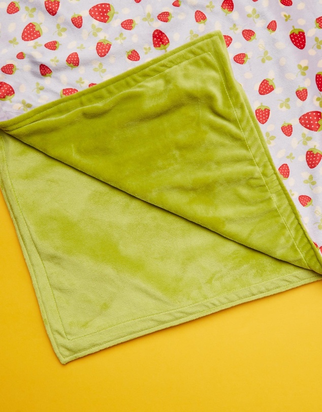 itti bitti - Cot Blankee - Strawberry with Wasabi